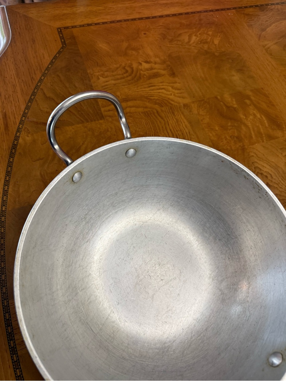 Classic Aluminum Wok Pan - Silver Cooking Wok for Home Kitchen - Picture 4 of 6